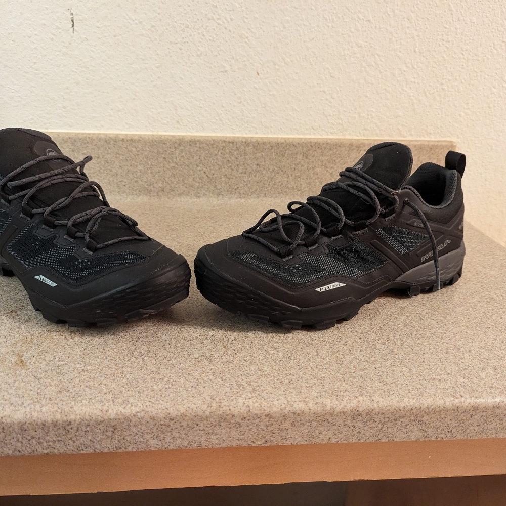 Size 12 Mammut hiking/approach shoes